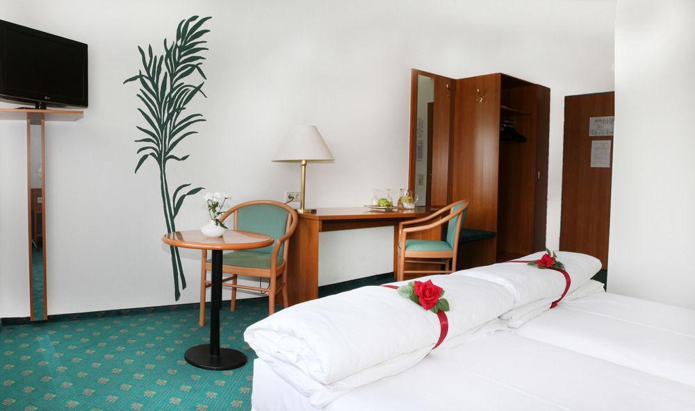 Hotel Amerika บาด ชุสเซนรีด ภายนอก รูปภาพ