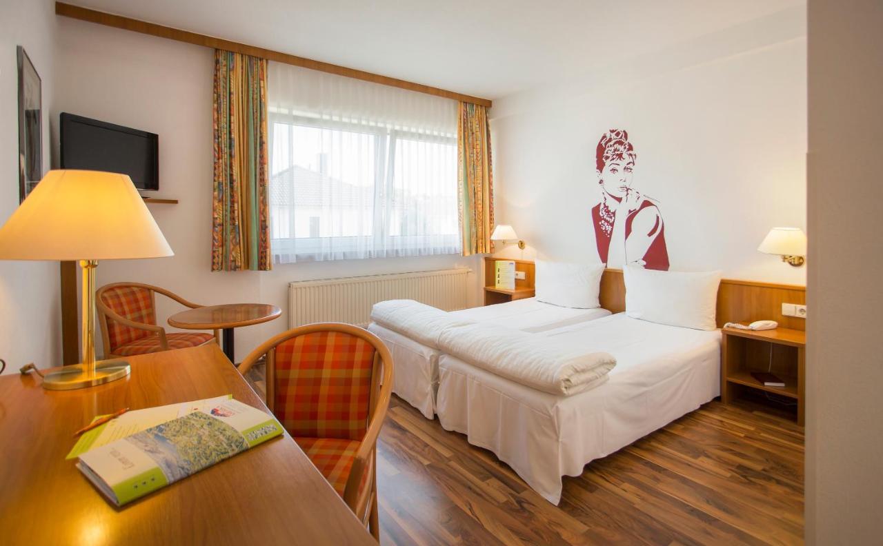 Hotel Amerika บาด ชุสเซนรีด ภายนอก รูปภาพ