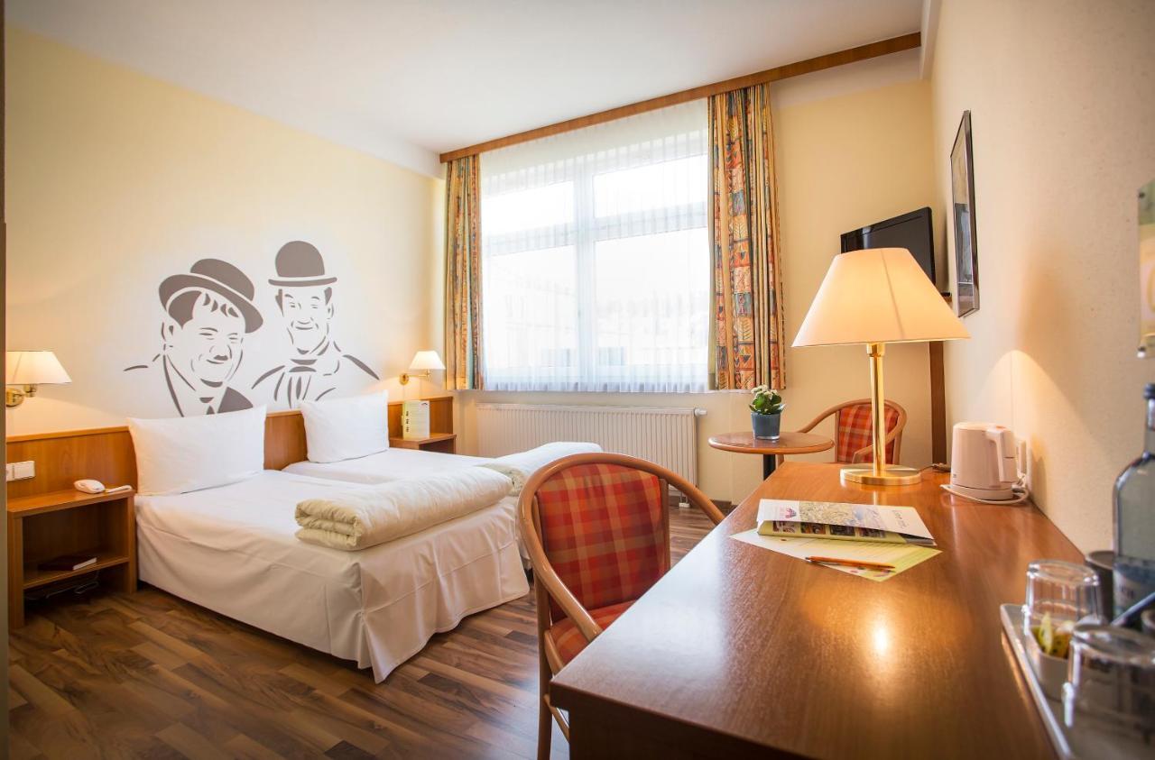 Hotel Amerika บาด ชุสเซนรีด ภายนอก รูปภาพ